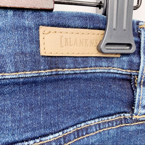 Blank NYC Unfaithful Denim Mini Skirt Size 26 - Picture 7 of 8